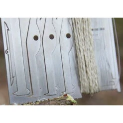 Bushcraft Essentials JV Survivalkarte -Campfreunde Geschäft BCE 045 JV Survival Card Action Shot 03