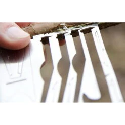 Bushcraft Essentials JV Survivalkarte -Campfreunde Geschäft BCE 045 JV Survival Card Action Shot 07