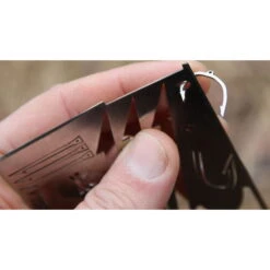 Bushcraft Essentials JV Survivalkarte -Campfreunde Geschäft BCE 045 JV Survival Card Action Shot 14