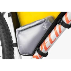Apidura Frame Pack Hydration Bladder 1,5 L - Trinksystem -Campfreunde Geschäft apidura frame pack hydration bladder trinksystem apd fym 0000 000 2