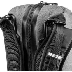 ORTLIEB Atrack CR Urban - Daypack -Campfreunde Geschäft ortlieb atrack cr urban daypack pepper ol r7160 2